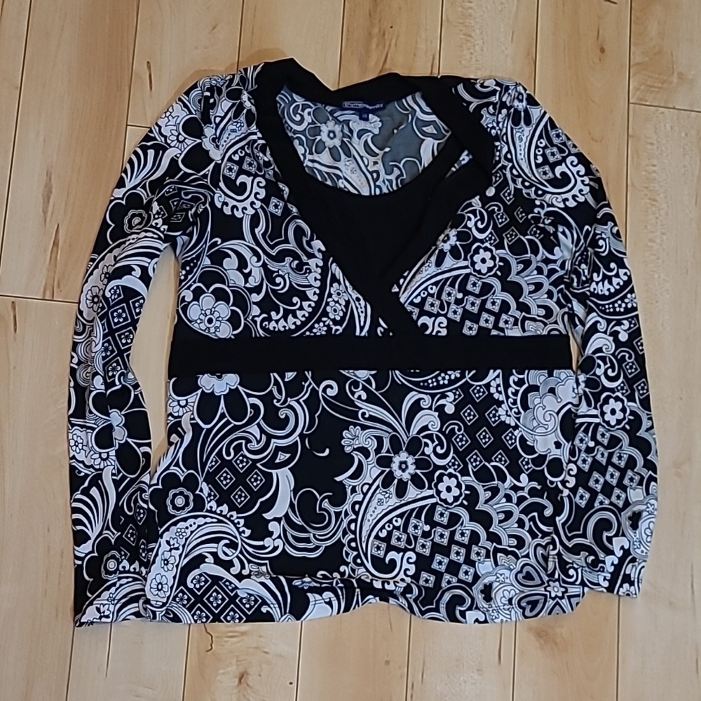 Thyme maternity women's large shirt